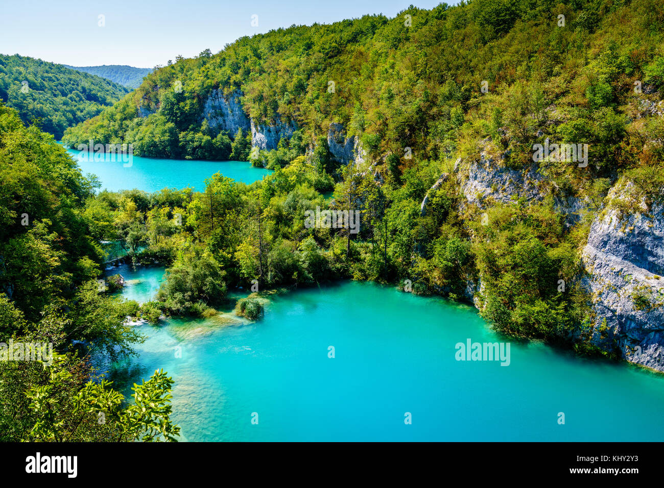 Vue d'ensemble de la partie basse des lacs dans le parc national des lacs de Plitvice en Croatie Banque D'Images