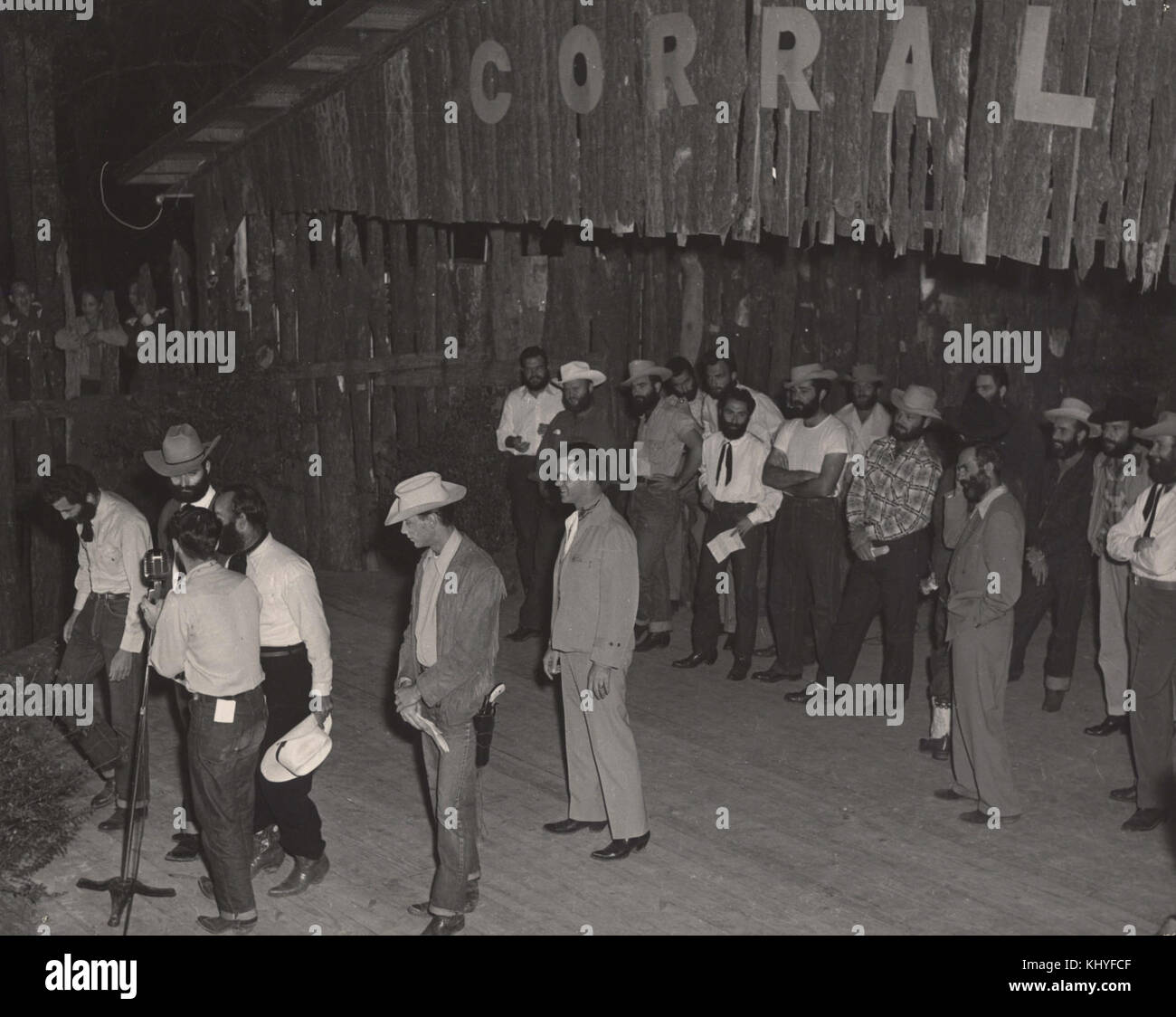 Photographie capturant un moment sur scène à Corral, probablement lors d'une performance live ou d'une production théâtrale. Banque D'Images