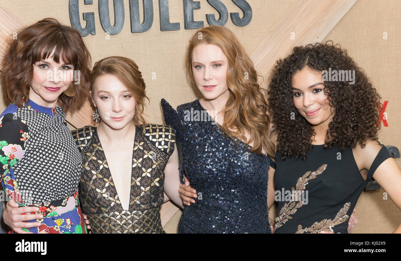 New York, États-Unis. 19 nov, 2017. Audrey moore, kayli carter, Christiane Seidel, Jessica sula assister à une première mondiale à metrograph impie netflix crédit : lev radin/pacific press/Alamy live news Banque D'Images