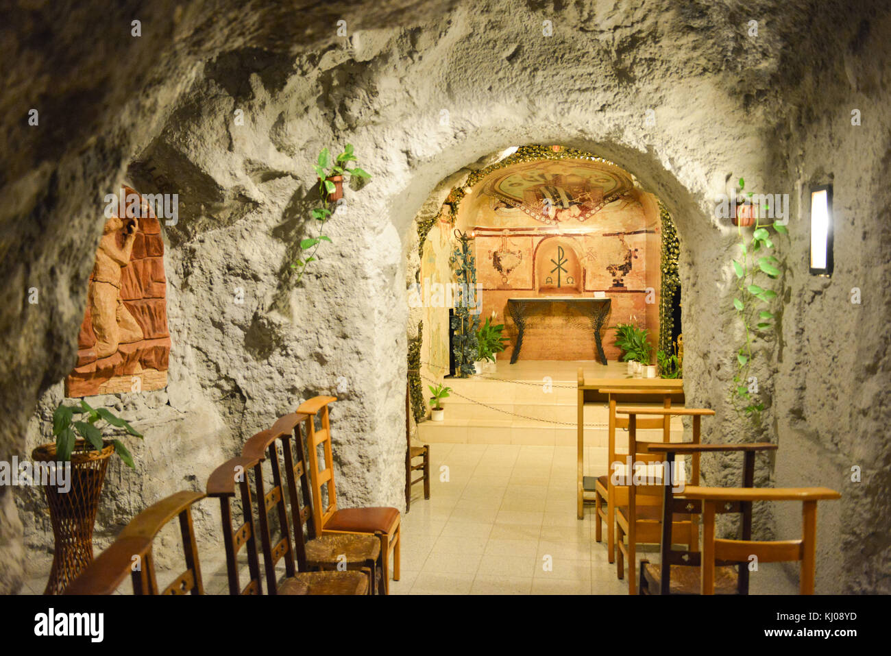 Budapest, Hongrie - décembre 1, 2014 : grotte de la colline Gellert, église, Budapest, Hongrie. La grotte est aussi appelé 'saint ivan's Cave. Banque D'Images