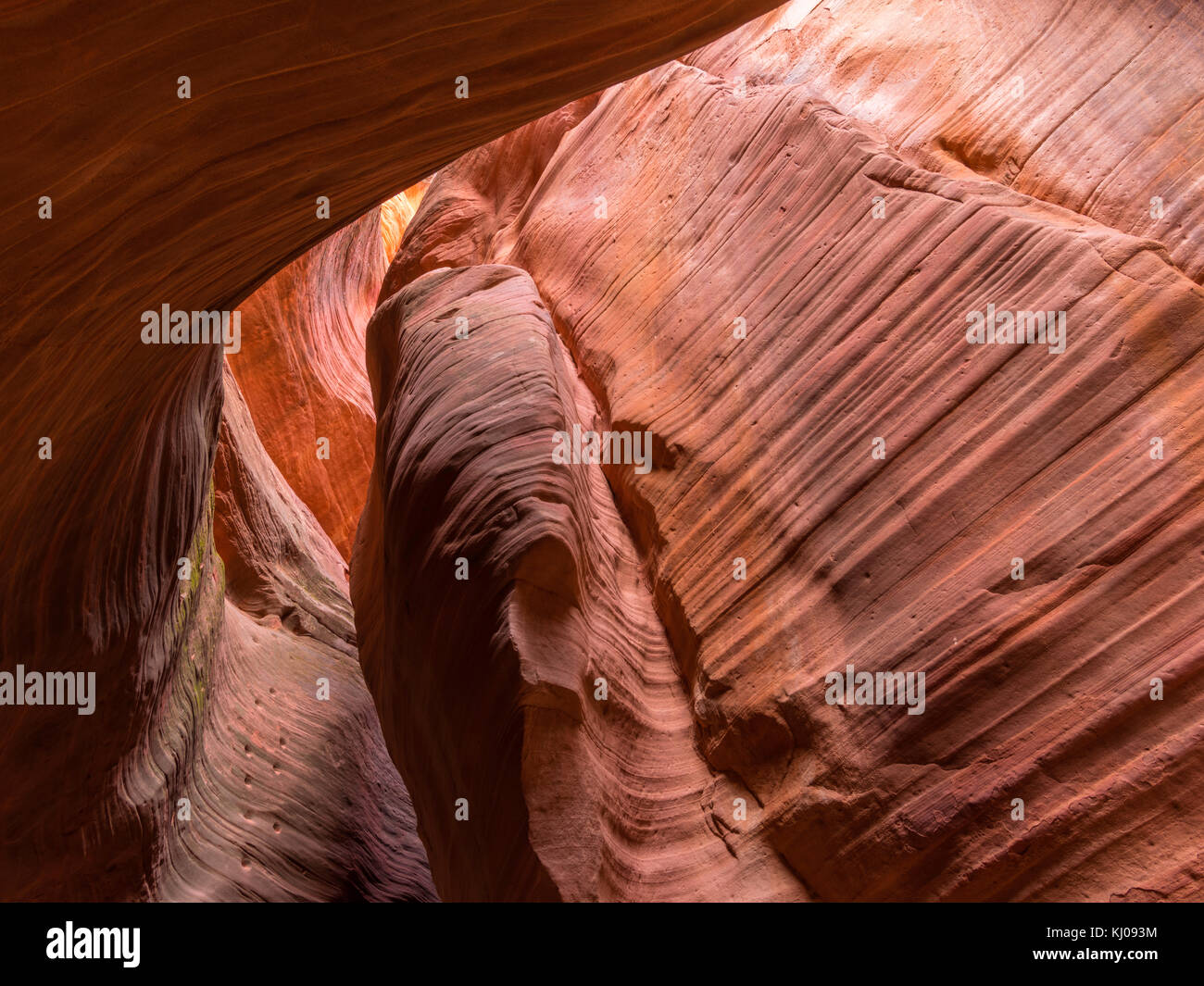 Étapes de Moki mur de grès, Peek-A-Boo slot canyon, Kanab, Utah Banque D'Images