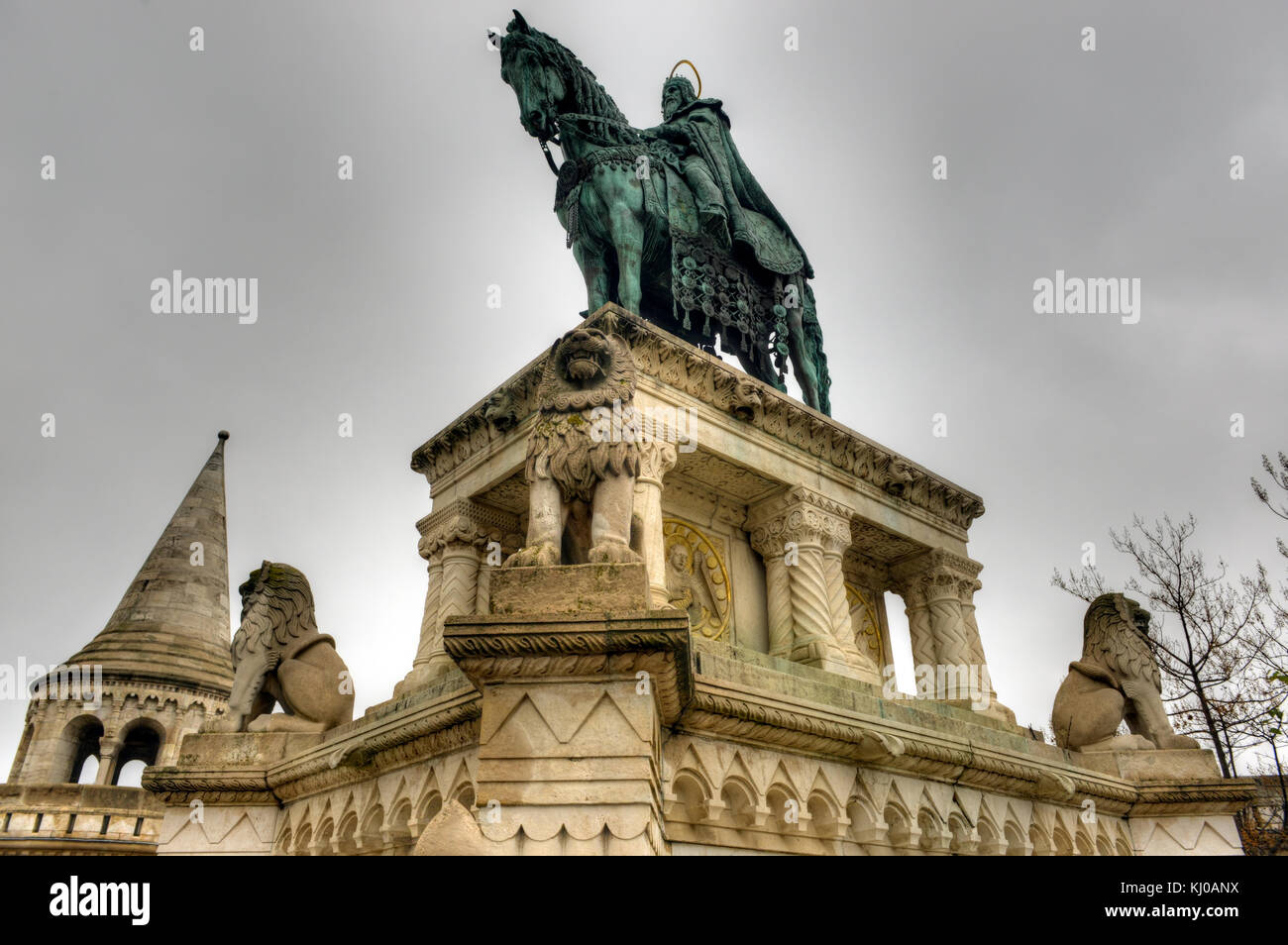 Stephen (istvan) je monument at du bastion des pêcheurs à Budapest, Hongrie Banque D'Images