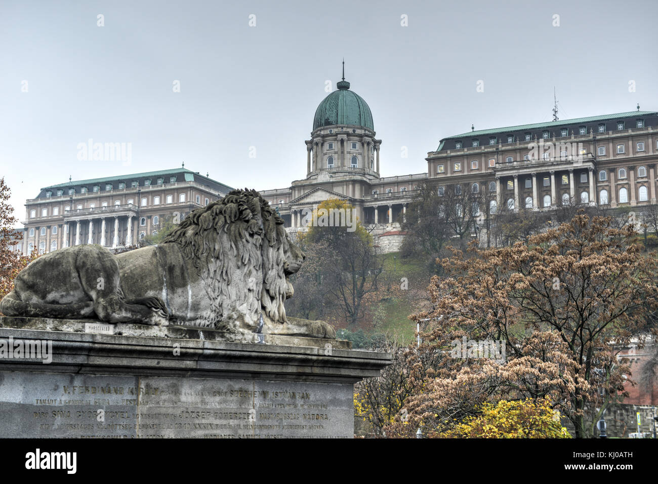 Château de Buda comme vu du pont des chaînes, Budapest, Hongrie. Banque D'Images