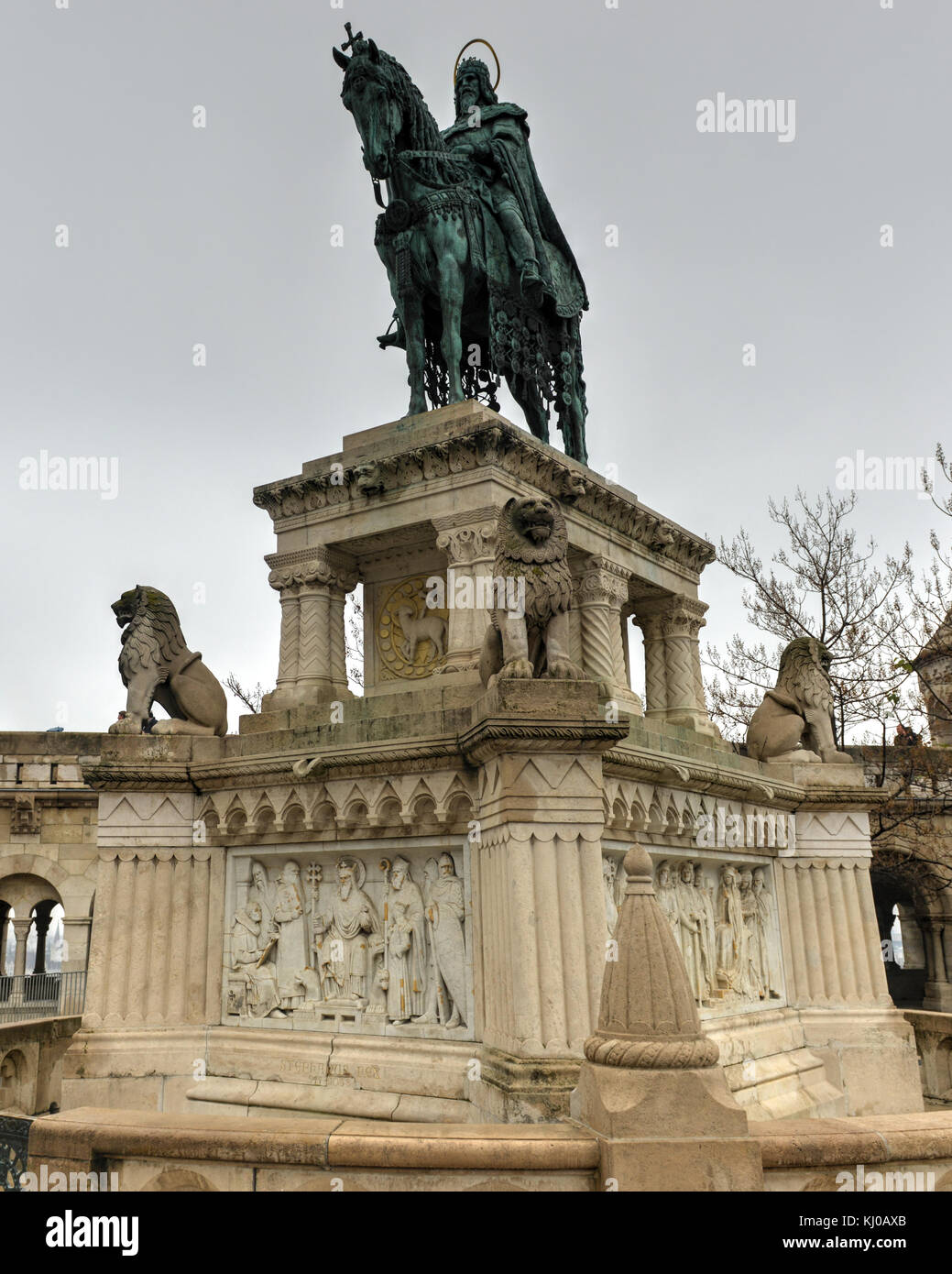 Stephen (istvan) je monument at du bastion des pêcheurs à Budapest, Hongrie Banque D'Images