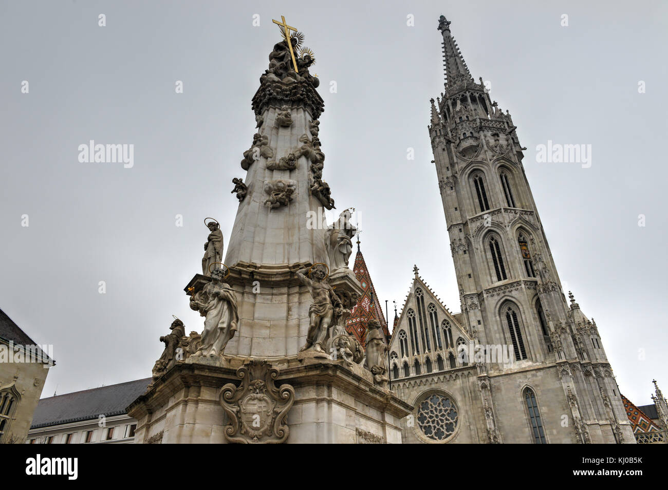 La statue de la trinité de Budapest (Hongrie) par l'église Matthias près de château de Buda, pest. Banque D'Images