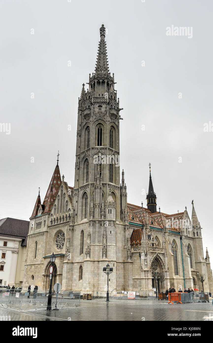 Vue de l'église Matthias, construit au cœur de la zone du château de Buda. Banque D'Images