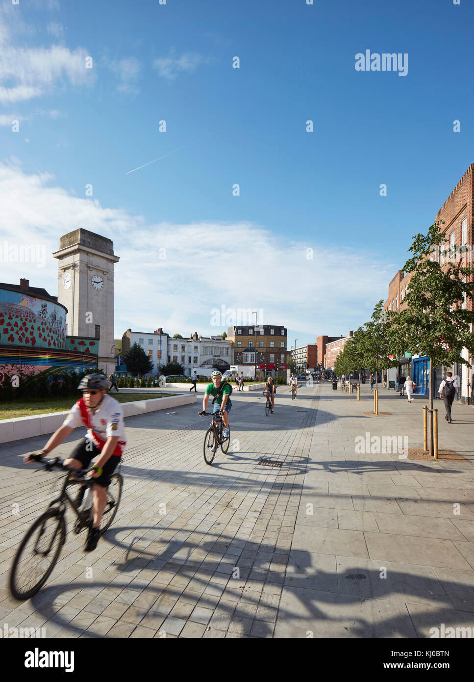 Reconfiguré intersection avec bande cyclable à Stockwell War Memorial. Stockwell Framework Masterplan, Londres, Royaume-Uni. Architecte : DSDHA, 2017. Banque D'Images