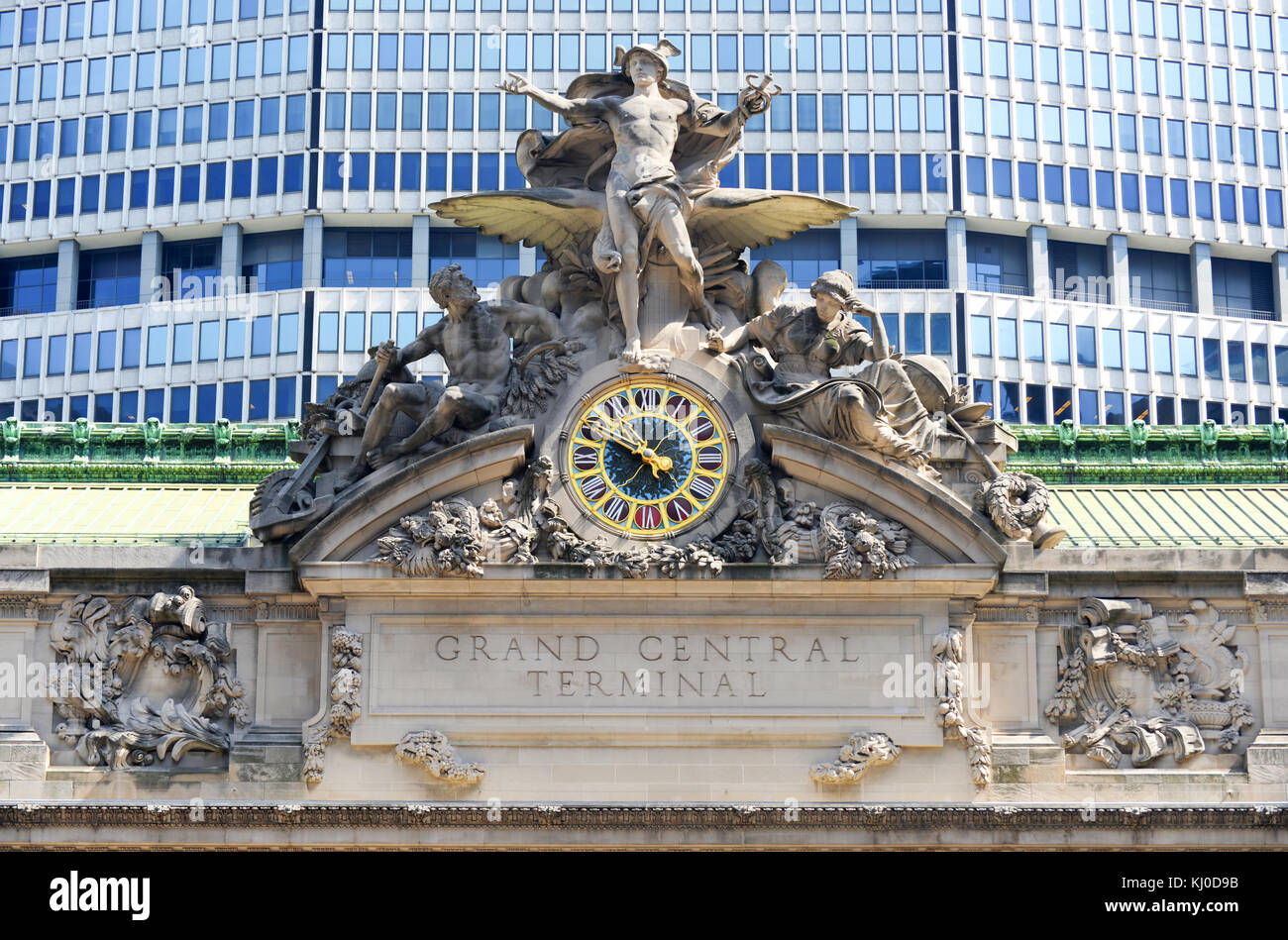 Grand Central Station à New York. l'emblématique beaux arts statue de dieu grec Mercure qui orne la façade sud de la gare grand central sur les ee Banque D'Images
