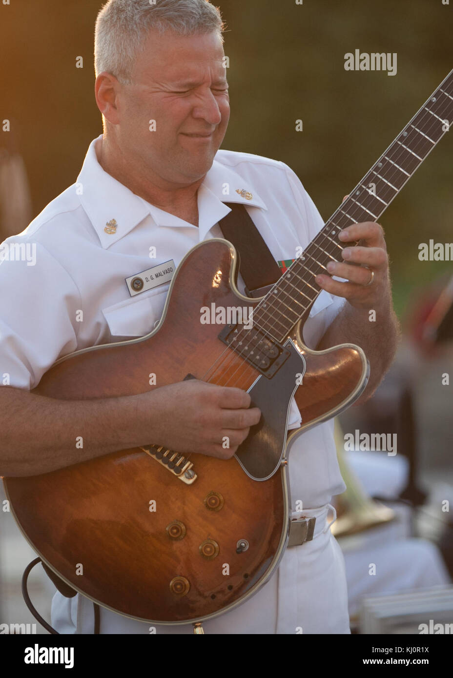 The Commodores, un groupe de funk et soul américain, est vu se produire au Capitole des États-Unis. Cette image capture un moment culturel clé, mettant en valeur la performance live du groupe et leur implication dans des événements publics importants. Banque D'Images