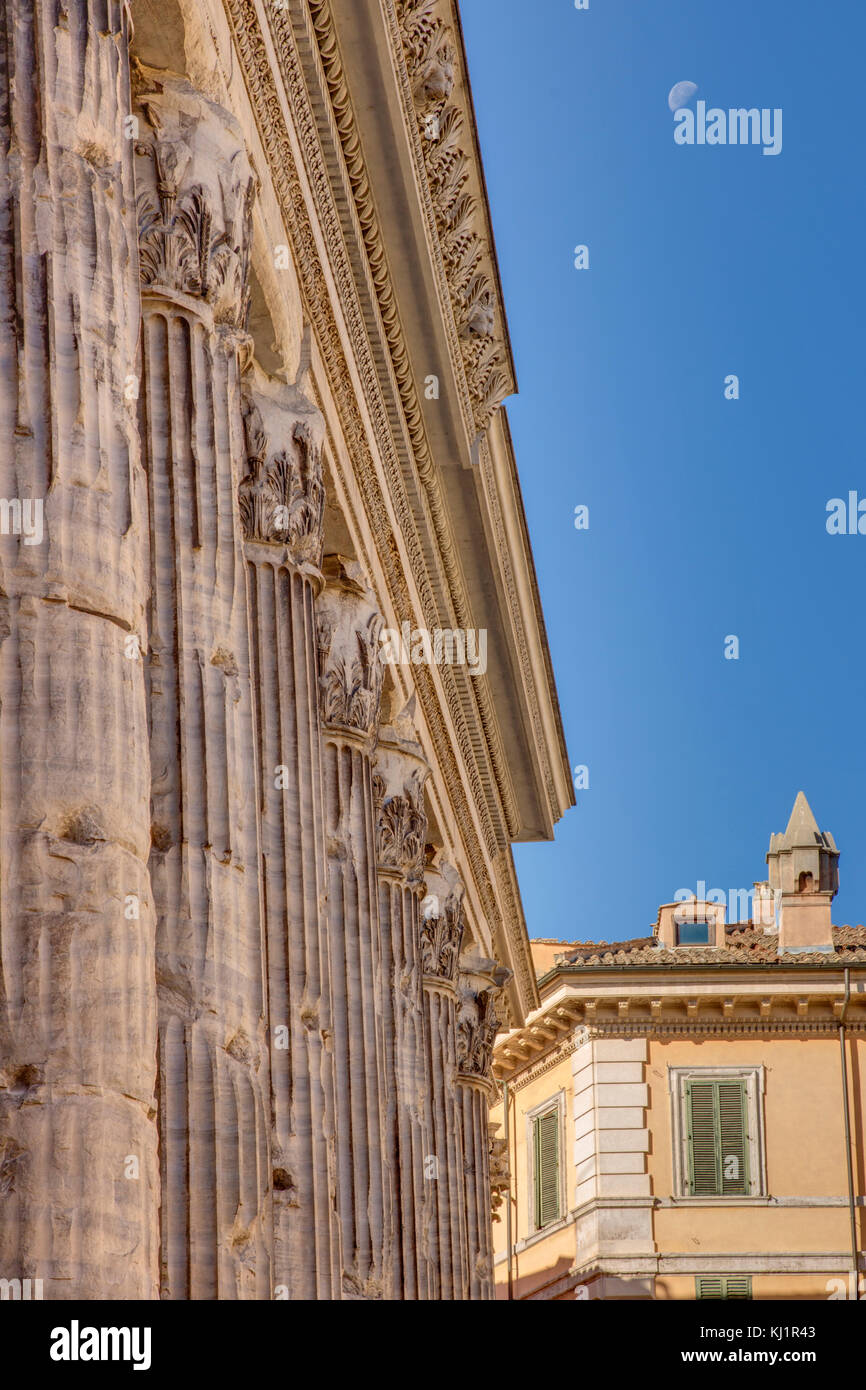 Temple d'Hadrien, Rome, Italie Banque D'Images