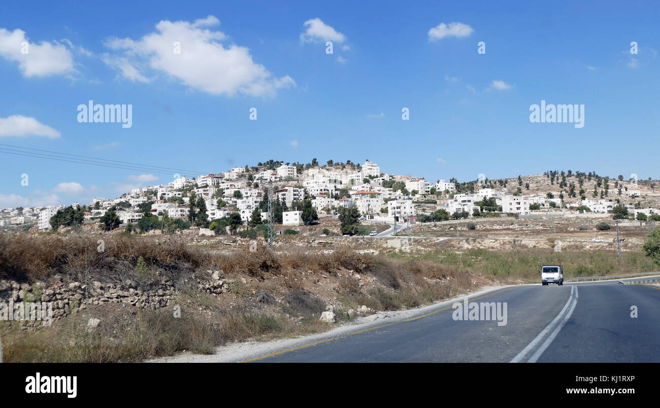 Village juif israélien, règlement en Cisjordanie occupée près de Jérusalem-Est, Banque D'Images