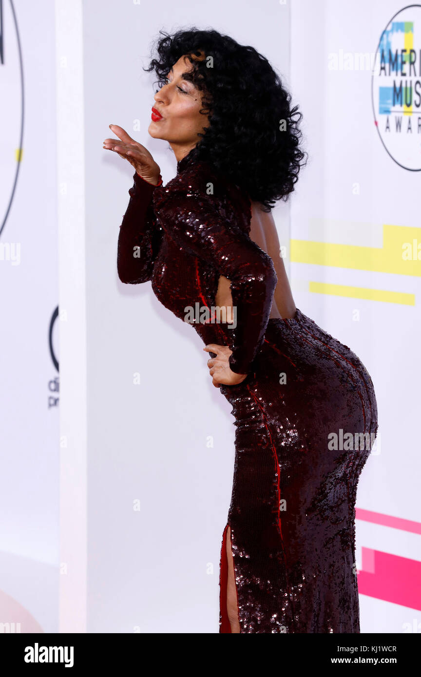 Los Angeles, USA. 19 nov, 2017. tracee ellis ross participe à la 2017 american music awards au théâtre de Microsoft le 19 novembre 2017 à Los Angeles, Californie. crédit : geisler-fotopress/Alamy live news Banque D'Images