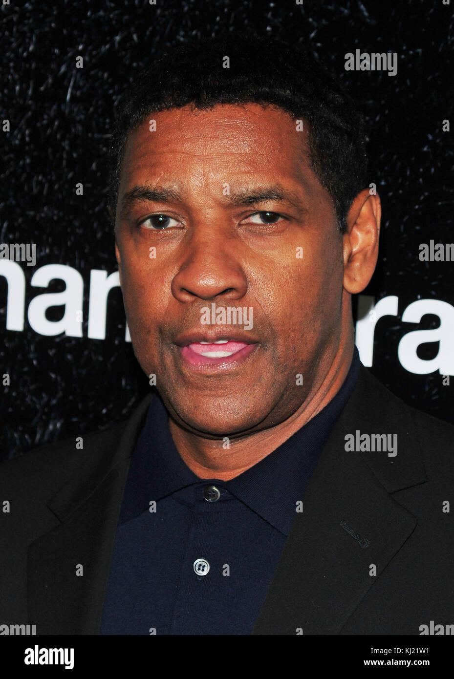 New York, NY, États-Unis. 20 novembre 2017. Denzel Washington assiste à la première de New York de l'Esquire'Roman J Israel à l'auditorium Henry R. Luce à Brookfield Place le 20 novembre 2017 à New York City . Crédit : John Palmer/Media Punch/Alay Live News Banque D'Images