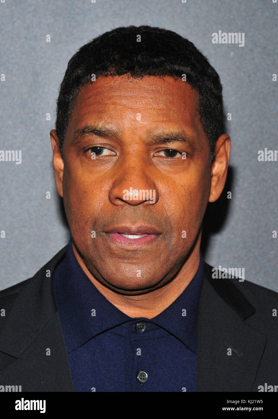New York, NY, États-Unis. 20 novembre 2017. Denzel Washington assiste à la première de New York de l'Esquire'Roman J Israel à l'auditorium Henry R. Luce à Brookfield Place le 20 novembre 2017 à New York City . Crédit : John Palmer/Media Punch/Alay Live News Banque D'Images