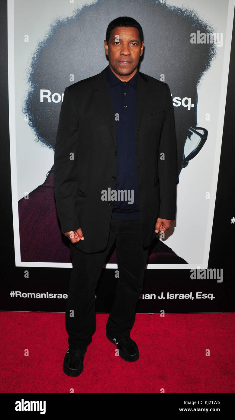 New York, NY, États-Unis. 20 novembre 2017. Denzel Washington assiste à la première de New York de l'Esquire'Roman J Israel à l'auditorium Henry R. Luce à Brookfield Place le 20 novembre 2017 à New York City . Crédit : John Palmer/Media Punch/Alay Live News Banque D'Images