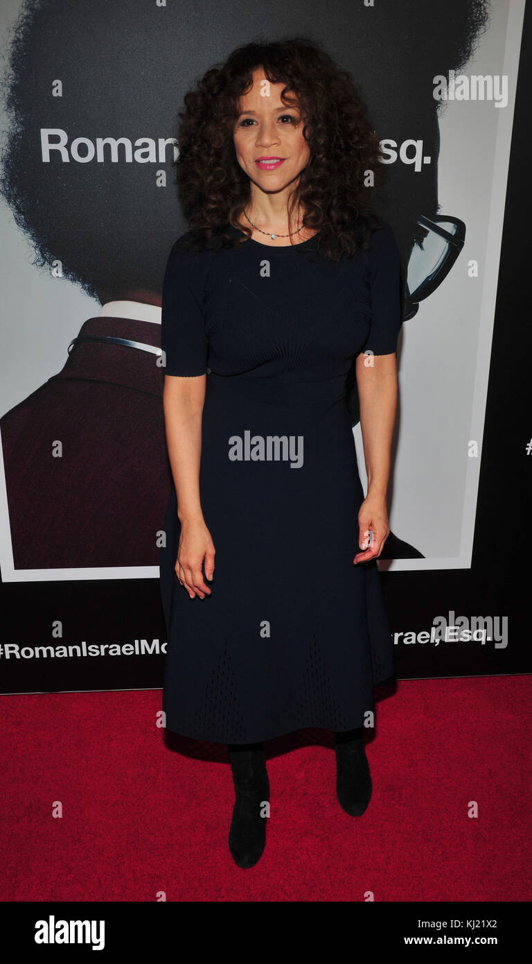 New York, NY, États-Unis. 20 novembre 2017. Rosie Perez assiste à la première de New York de l'Esquire'Roman J Israel à l'auditorium Henry R. Luce à Brookfield Place le 20 novembre 2017 à New York City . Crédit : John Palmer/Media Punch/Alay Live News Banque D'Images