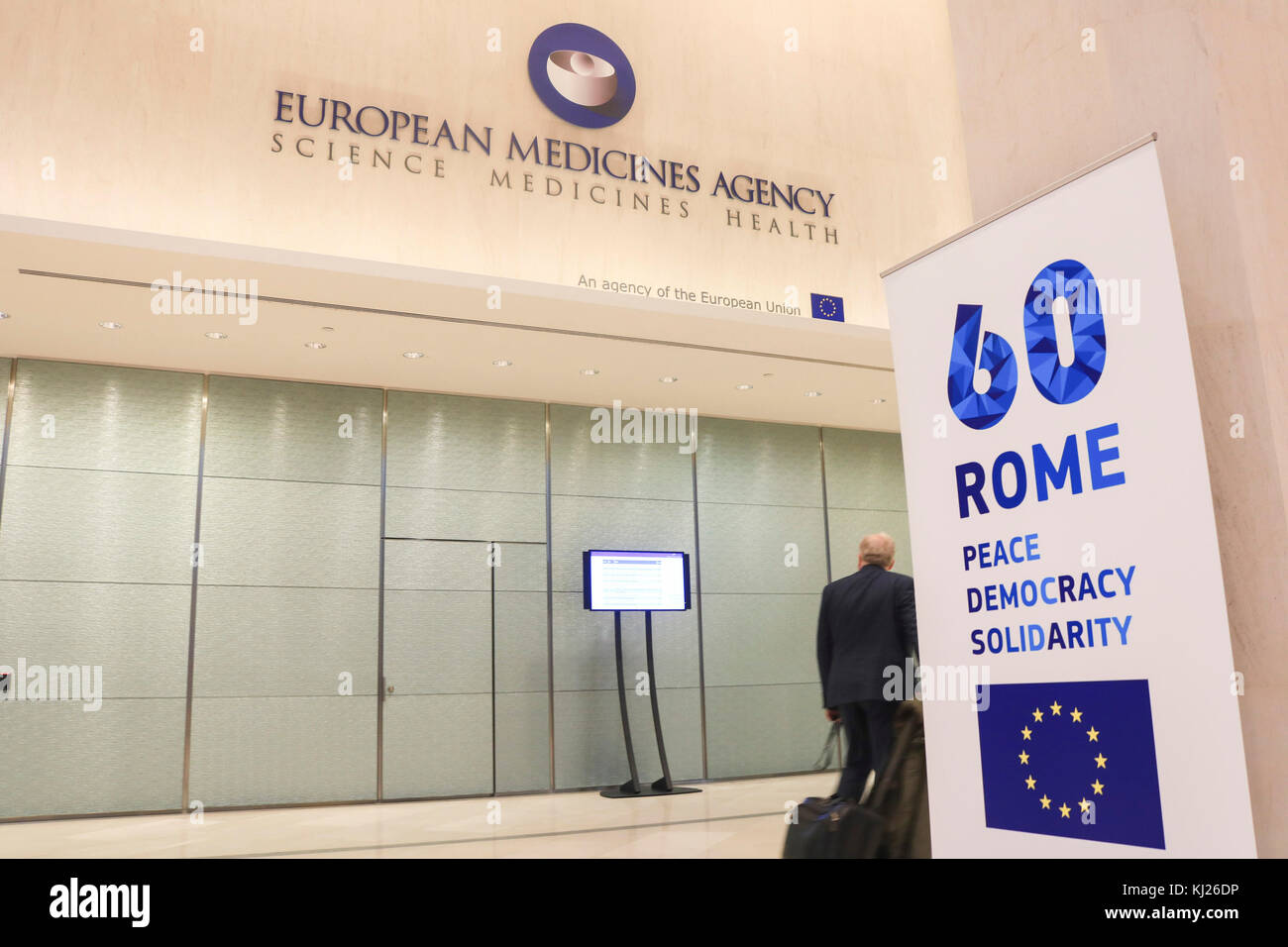 Londres, Royaume-Uni. 21 novembre 2017. Un point de presse de Guido Rasi, Directeur exécutif de l'EMA et de Noel Whation Directeur exécutif adjoint de l'Agence européenne des médecins de l'EMA, qui s'est adressé aux médias après l'annonce de la réinstallation à Amsterdam, a été prise par 27 États membres de l'UE qui ont été influencés par le Brexit et la décision du Royaume-Uni de quitter l'Union européenne. Credit: amer ghazzal/Alamy Live News Credit: amer ghazzal/Alamy Live News Banque D'Images