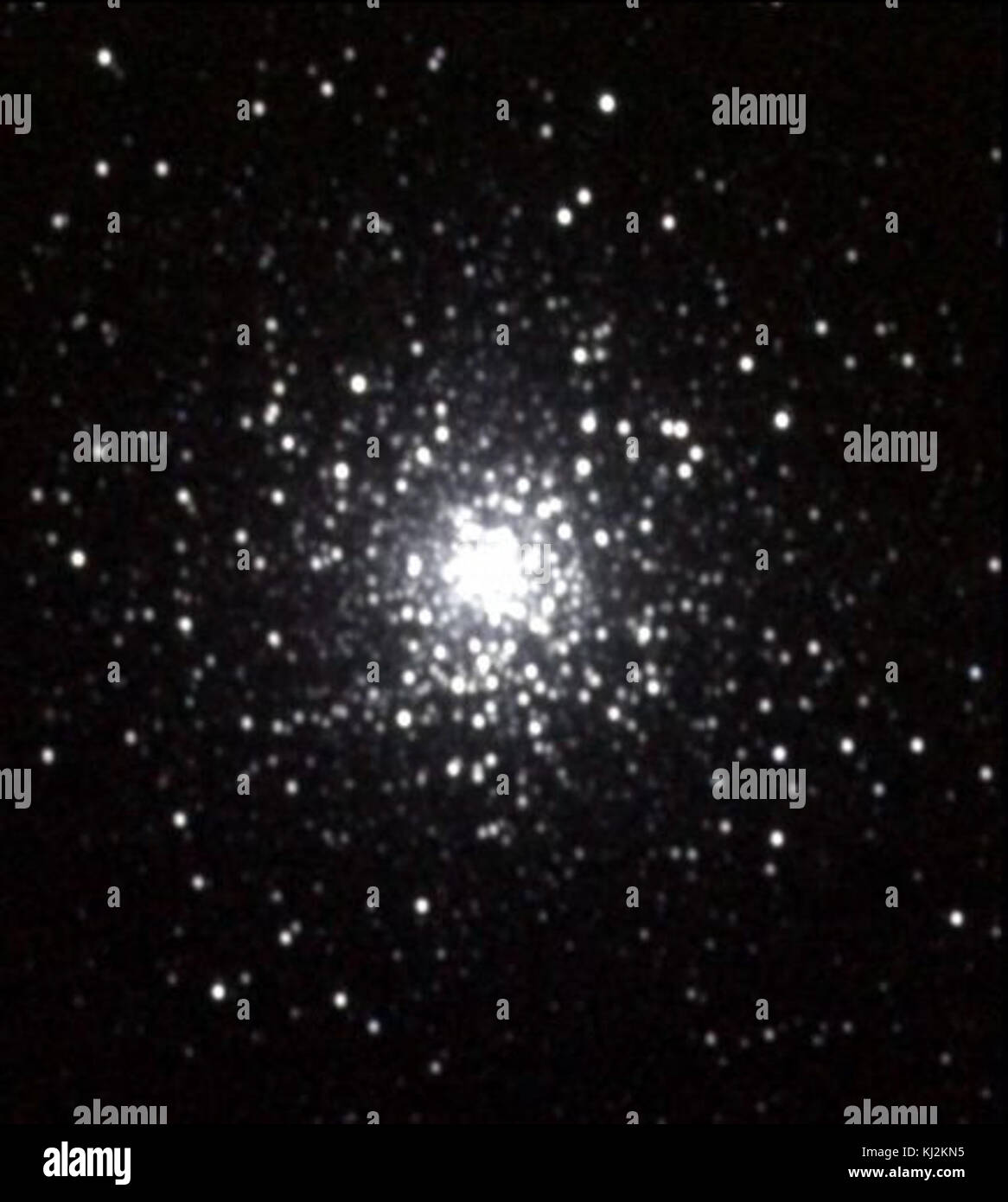 L'objet Messier 015, également connu sous le nom de M15, est un amas globulaire dans la constellation de Pégase. C'est l'un des amas les plus anciens et les plus étudiés, remarquable par sa concentration dense d'étoiles. Banque D'Images