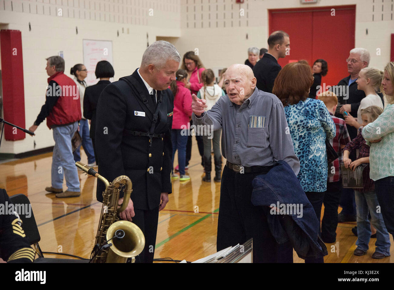 Un enregistrement de la tournée des Commodores, mettant en évidence leurs performances et l'impact culturel de leur musique pendant l'événement. Banque D'Images