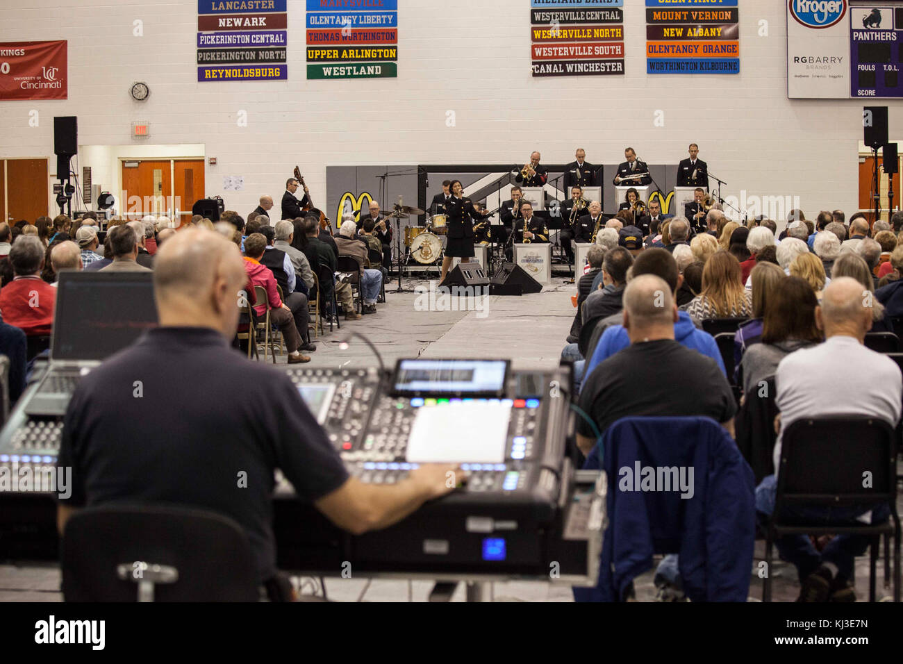 Les Commodores tour (22364771844) Banque D'Images