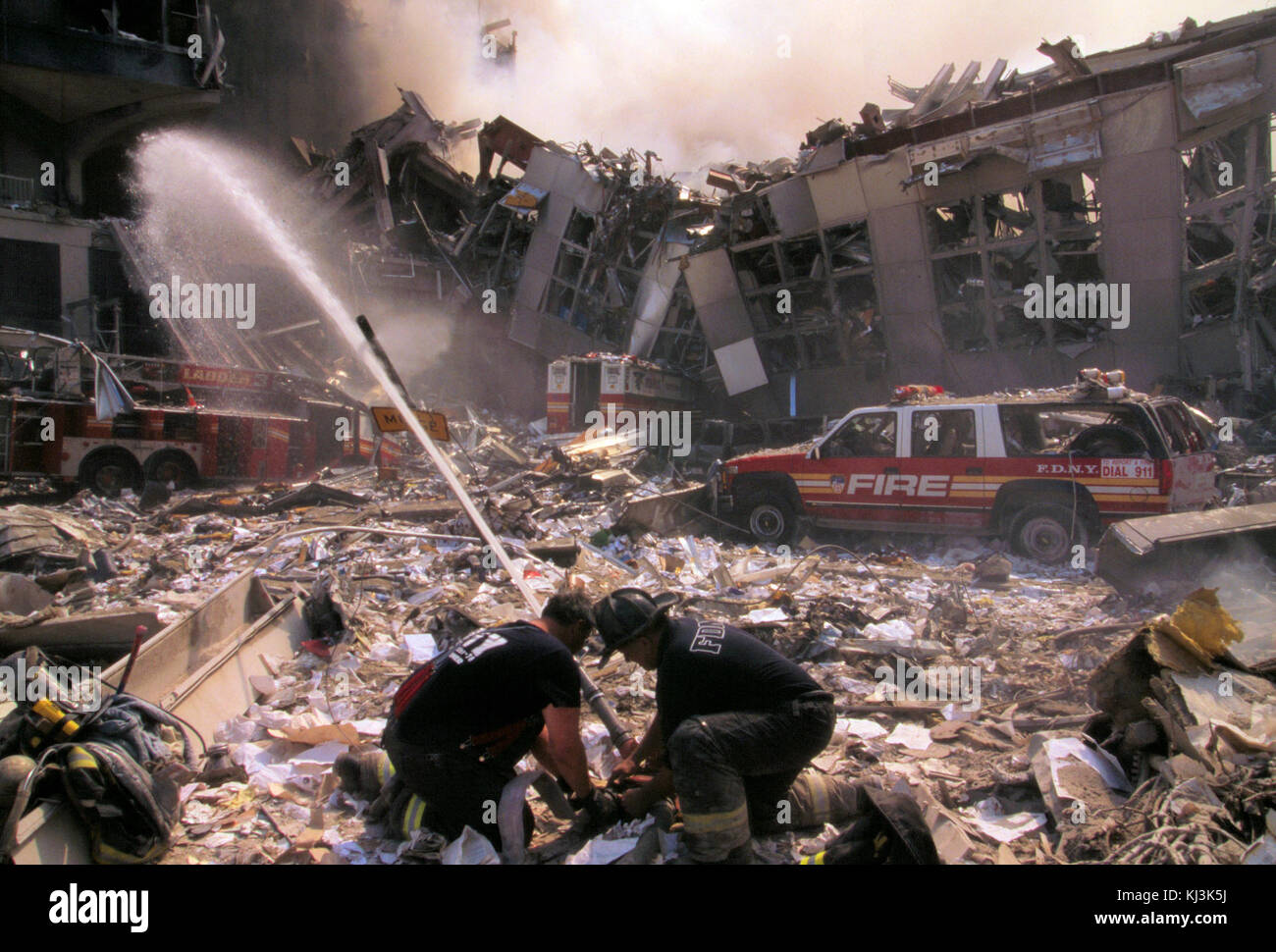 Des combats de feu à Twin Towers à la suite de l'attaque terroriste du 11 septembre Banque D'Images