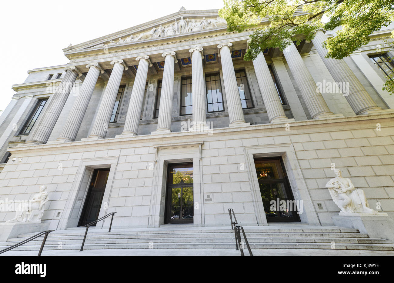 Bibliothèque de Sacramento et les tribunaux bâtiment. L'un d'une paire symétrique des bâtiments conçus dans les beaux arts de la tradition de servir comme une extension de l'ac Banque D'Images
