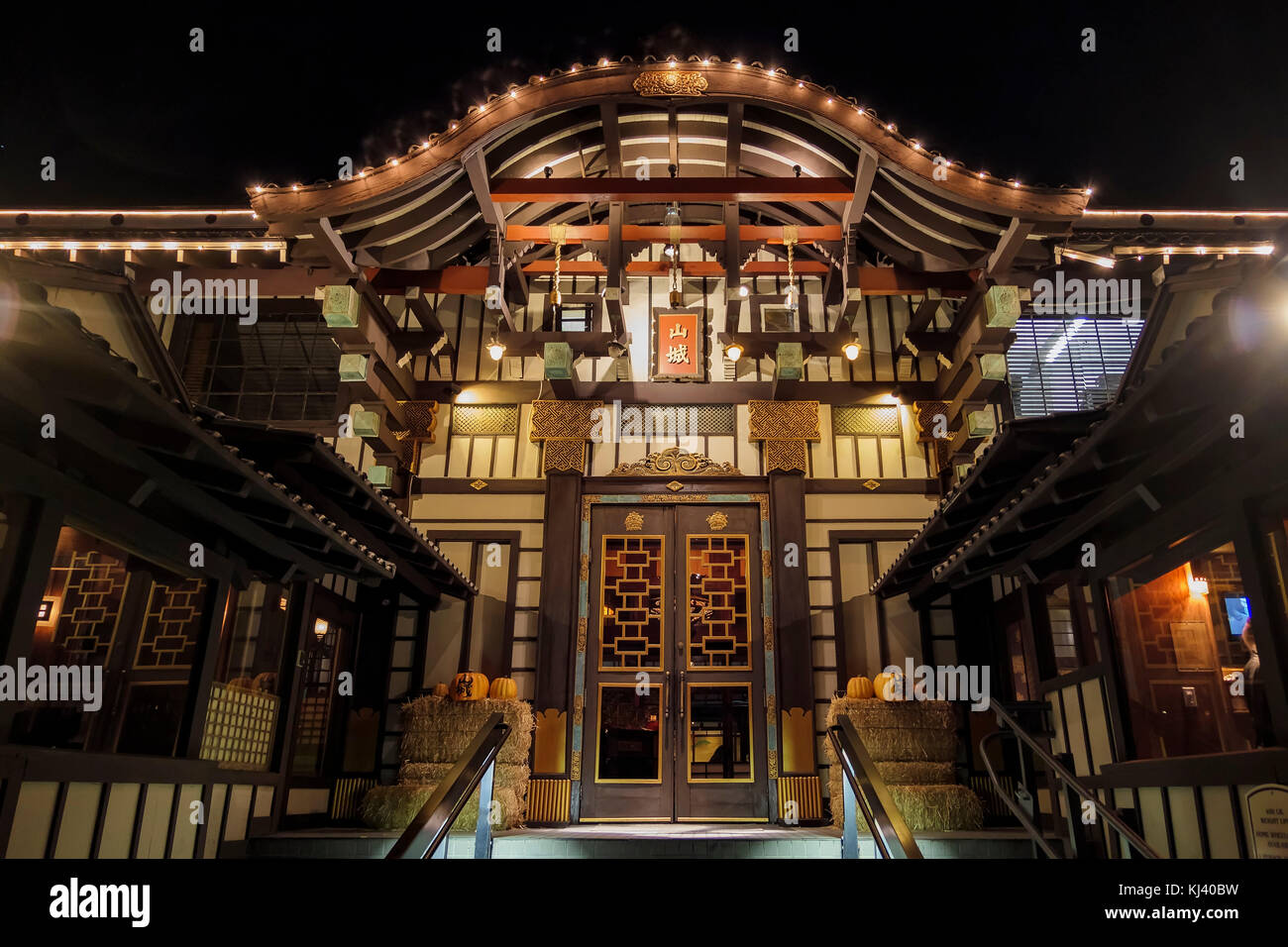 Hollywood, nov 8 : vue nocturne extérieure du jardin du célèbre Yamashiro Hollywood le 8 nov 2017 à Hollywood, Californie, États-Unis Banque D'Images