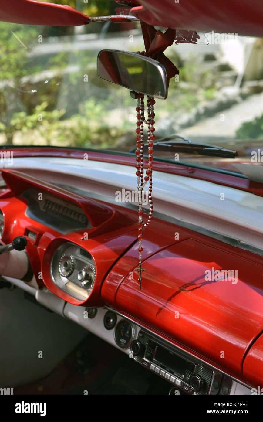 Tableau de bord d'une voiture d'époque Banque D'Images