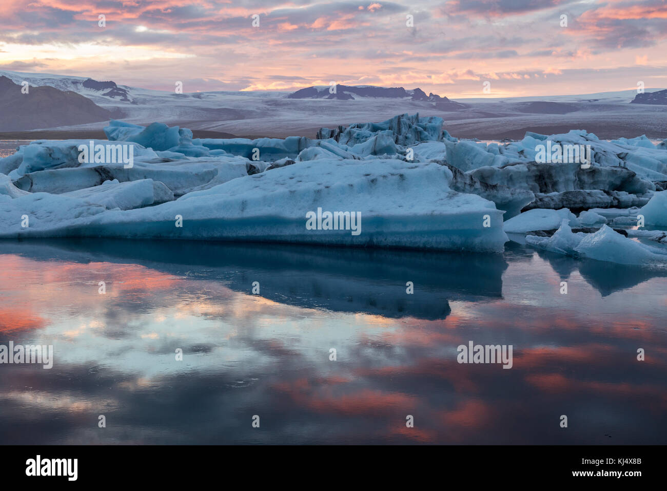 Lagune glaciaire sur la côte sud-est de l'Islande Banque D'Images