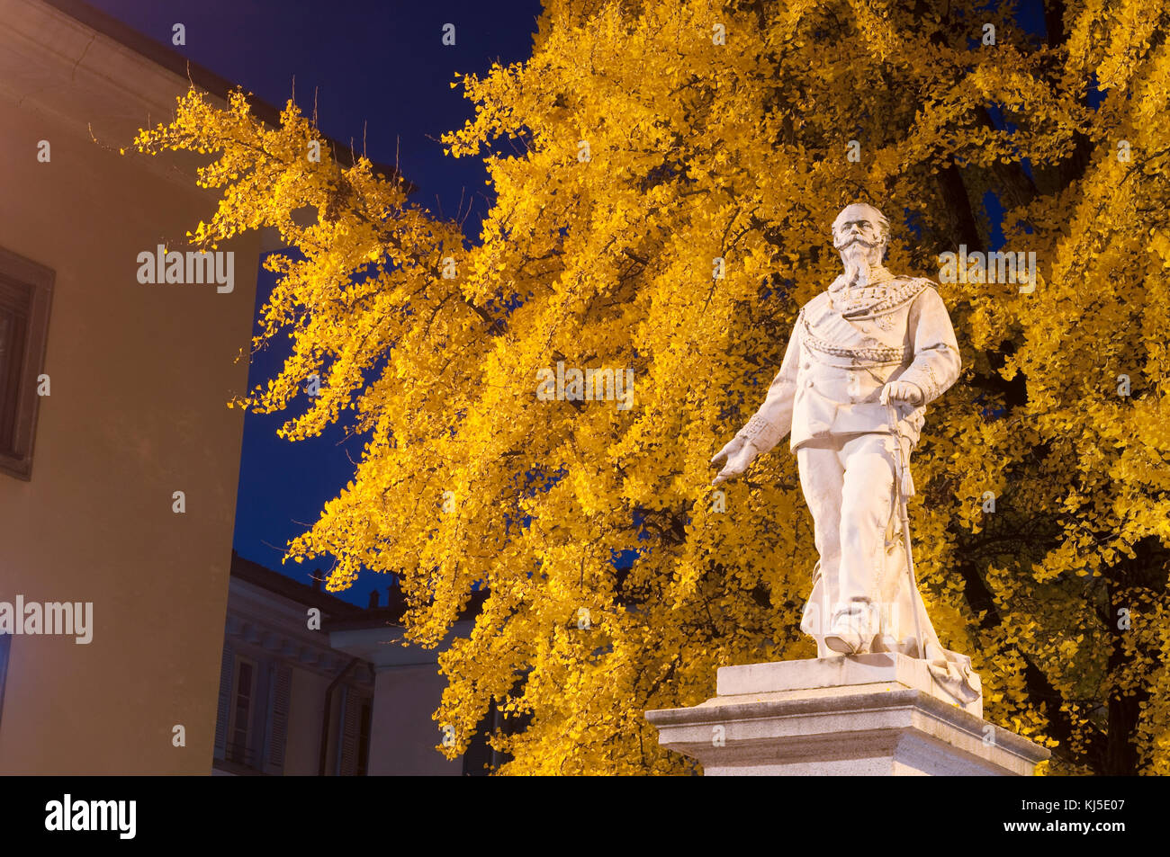 L'Italie, Lombardie, Crema, Piazza Aldo Moro, la Place Vittorio Emanuele II Monument Banque D'Images
