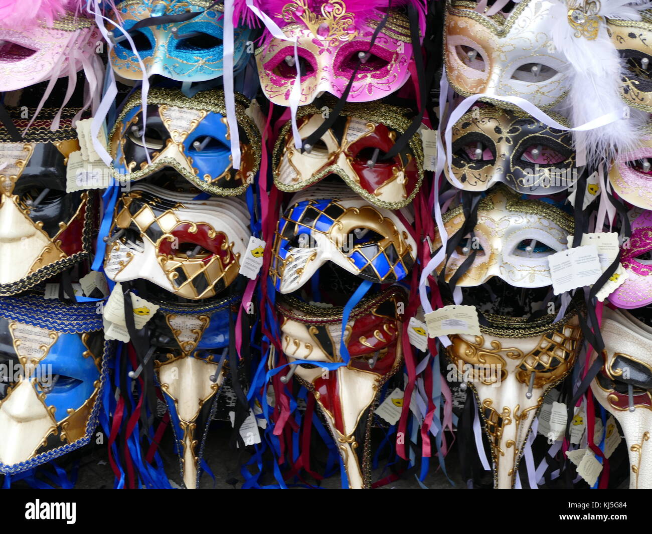 La décoration traditionnelle des masques pour le Carnaval de Venise (Carnevale di Venezia), un festival annuel de Venise, Italie. A commencé à se souvenir d'une victoire de la 'Serenissima Repubblica' contre le patriarche d'Aquilée, dans l'année 1162. Banque D'Images