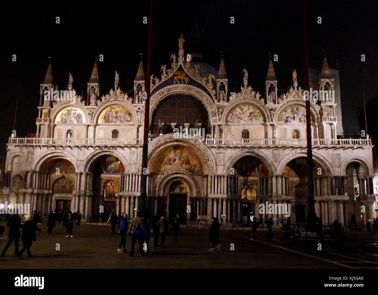 Cathédrale Basilique de Saint Marc, la Basilique Saint Marc à Venise, Italie du nord. Il est le plus célèbre de la ville, églises et l'un des exemples les plus connus de l'architecture de Italo-Byzantine Banque D'Images