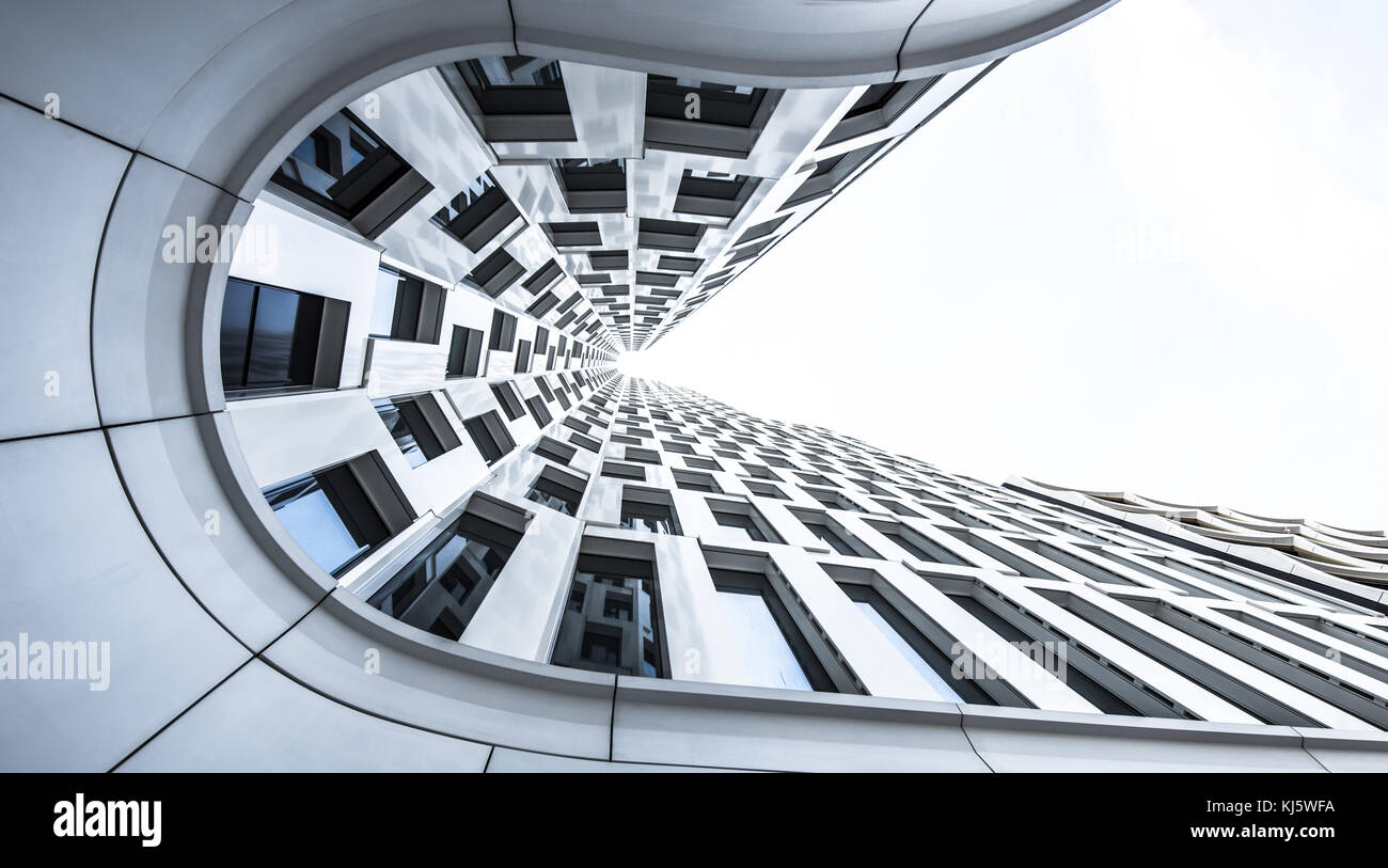 Immeuble de bureaux moderne en noir et blanc Banque de photographies et ...