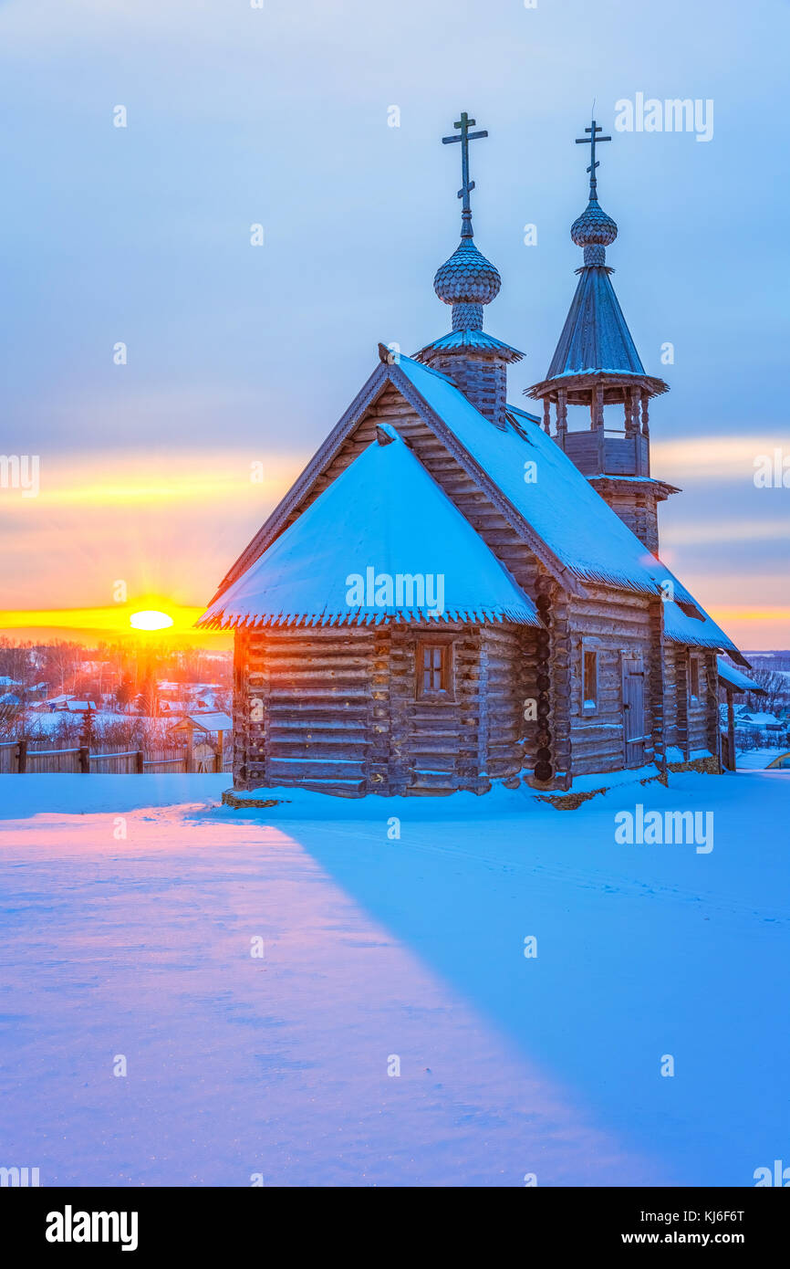 L'église russe au coucher du soleil Banque D'Images