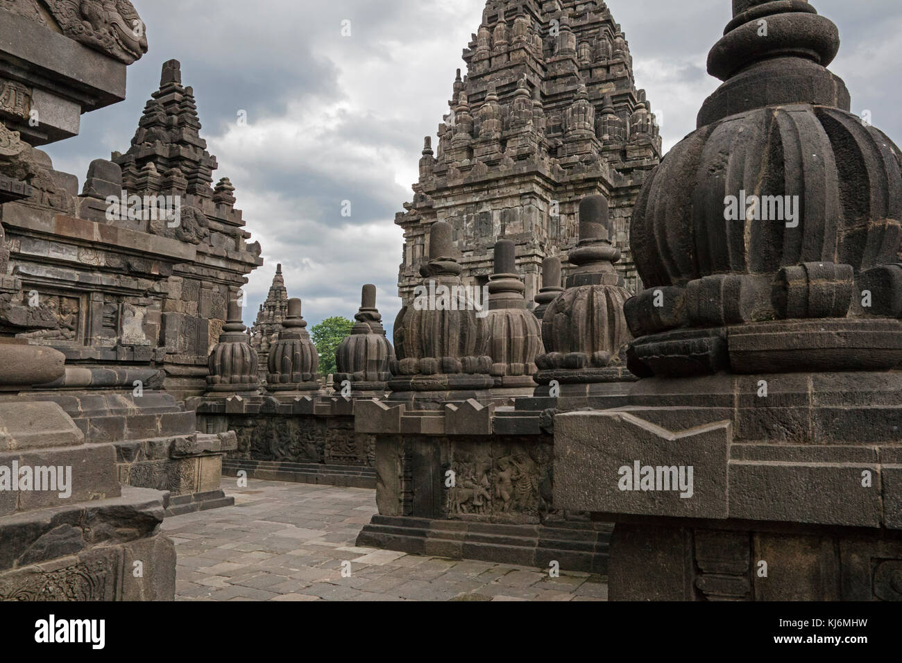 Prambanan / rara jonggrang, 9e siècle temple hindou composé dans le centre de Java et le site plus grand temple hindou d'Indonésie Banque D'Images