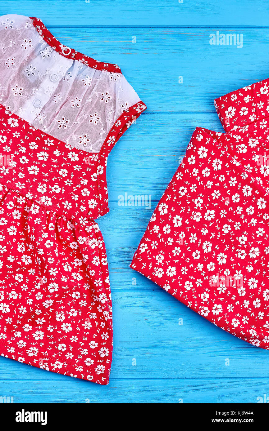 Droit De L Ete Bebe Fille Vetements Costume Rouge En Vintage Print Pour Les Petites Filles Vue D En Haut Kids Fashion Tenue Photo Stock Alamy