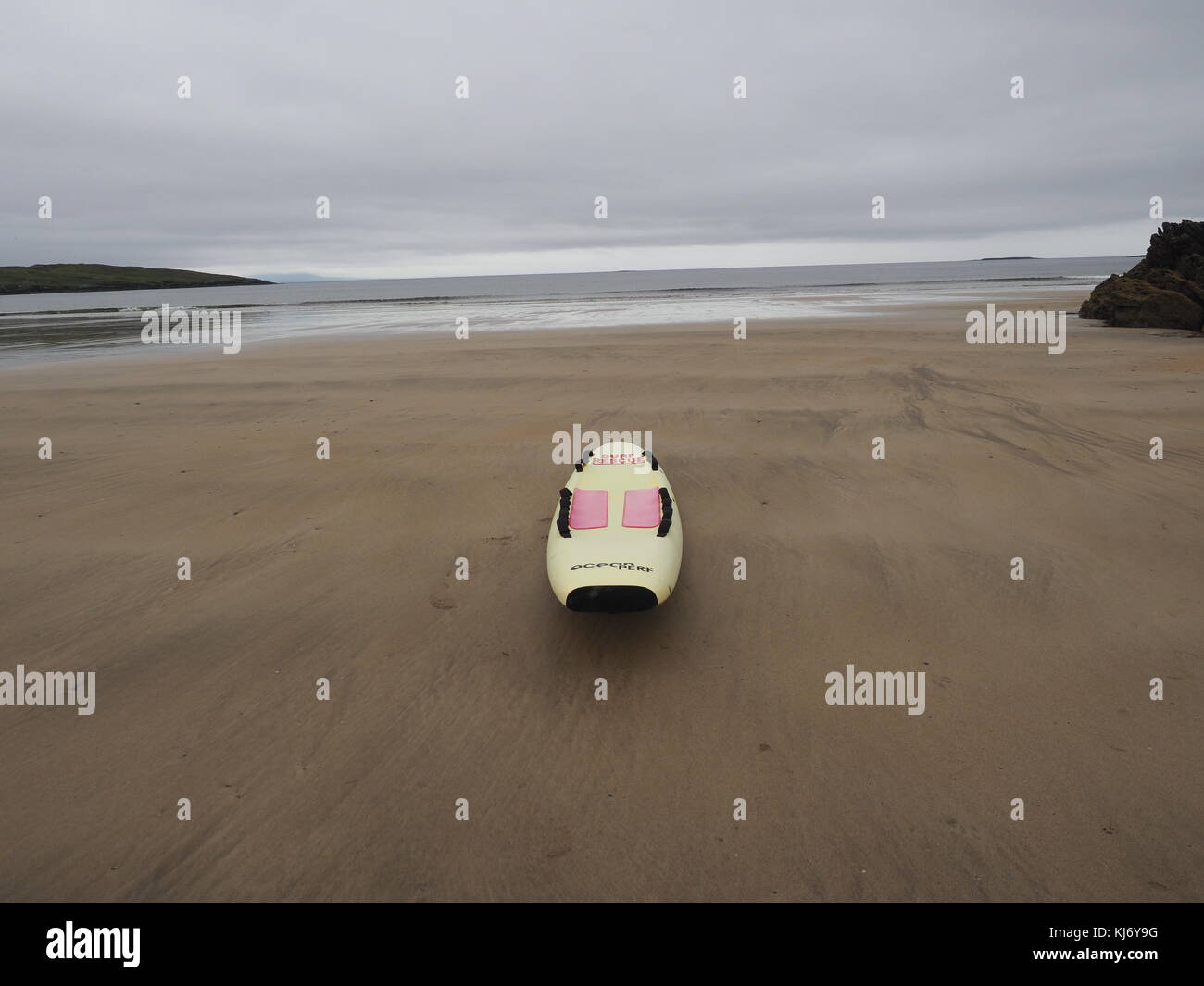 Ski de sauveteur, prêt pour un resue Côte ouest de l'Irlande Banque D'Images