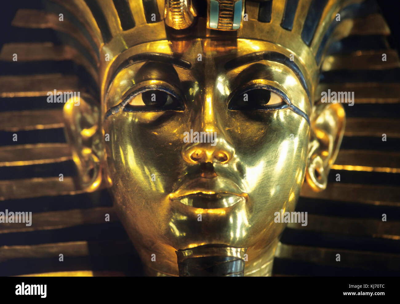 Masque de la mort dorée de Toutankhamen, également connu sous le nom de roi Tut, situé au Musée égyptien, le Caire, Égypte Banque D'Images