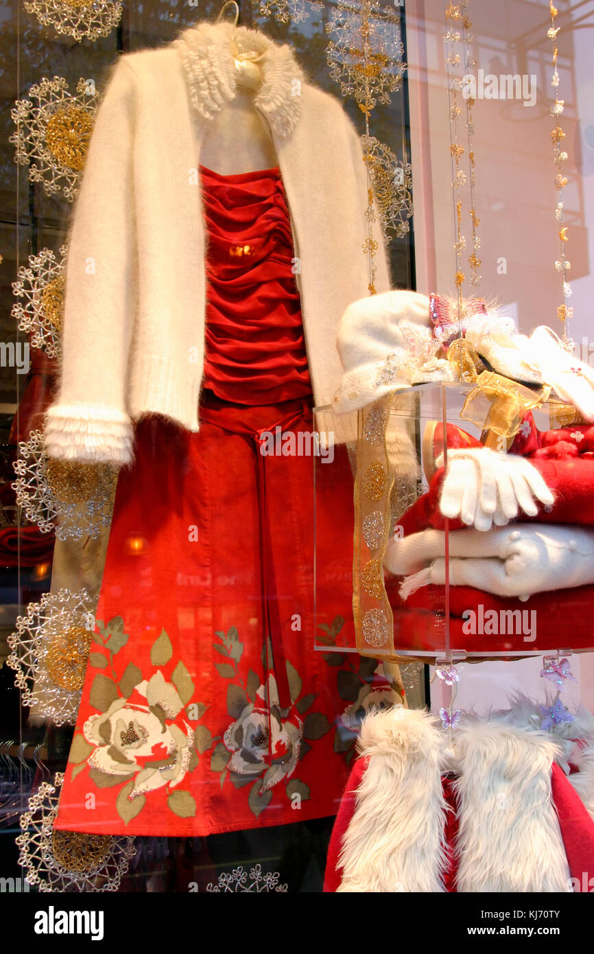 Mannequins dans la vitrine du magasin à Oxford Street, Londres, Angleterre, Royaume-Uni. Banque D'Images