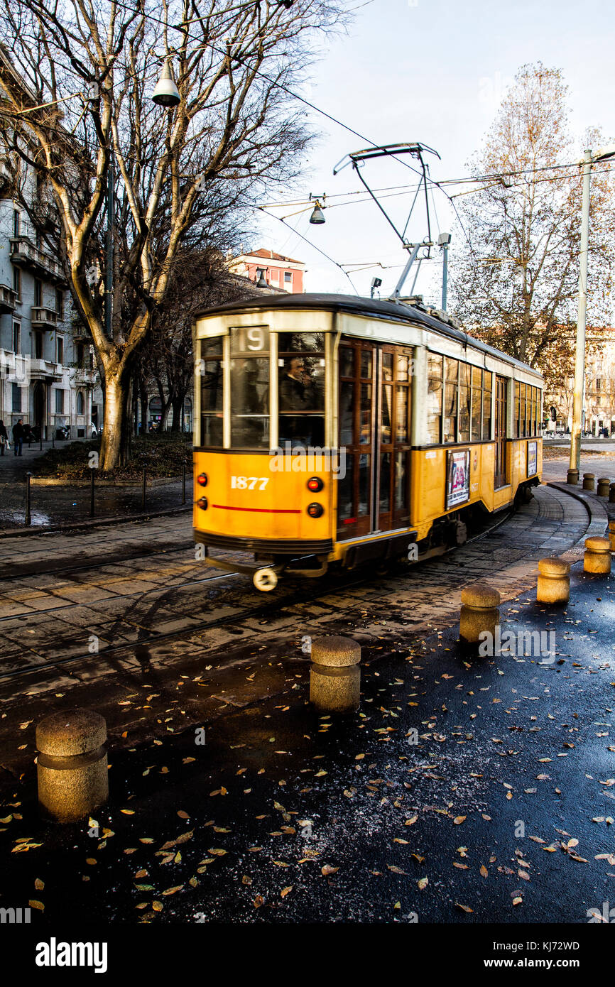 Le tramway dans le quartier de Porta Sempione. Milan, Province de Milan, en Italie. Banque D'Images