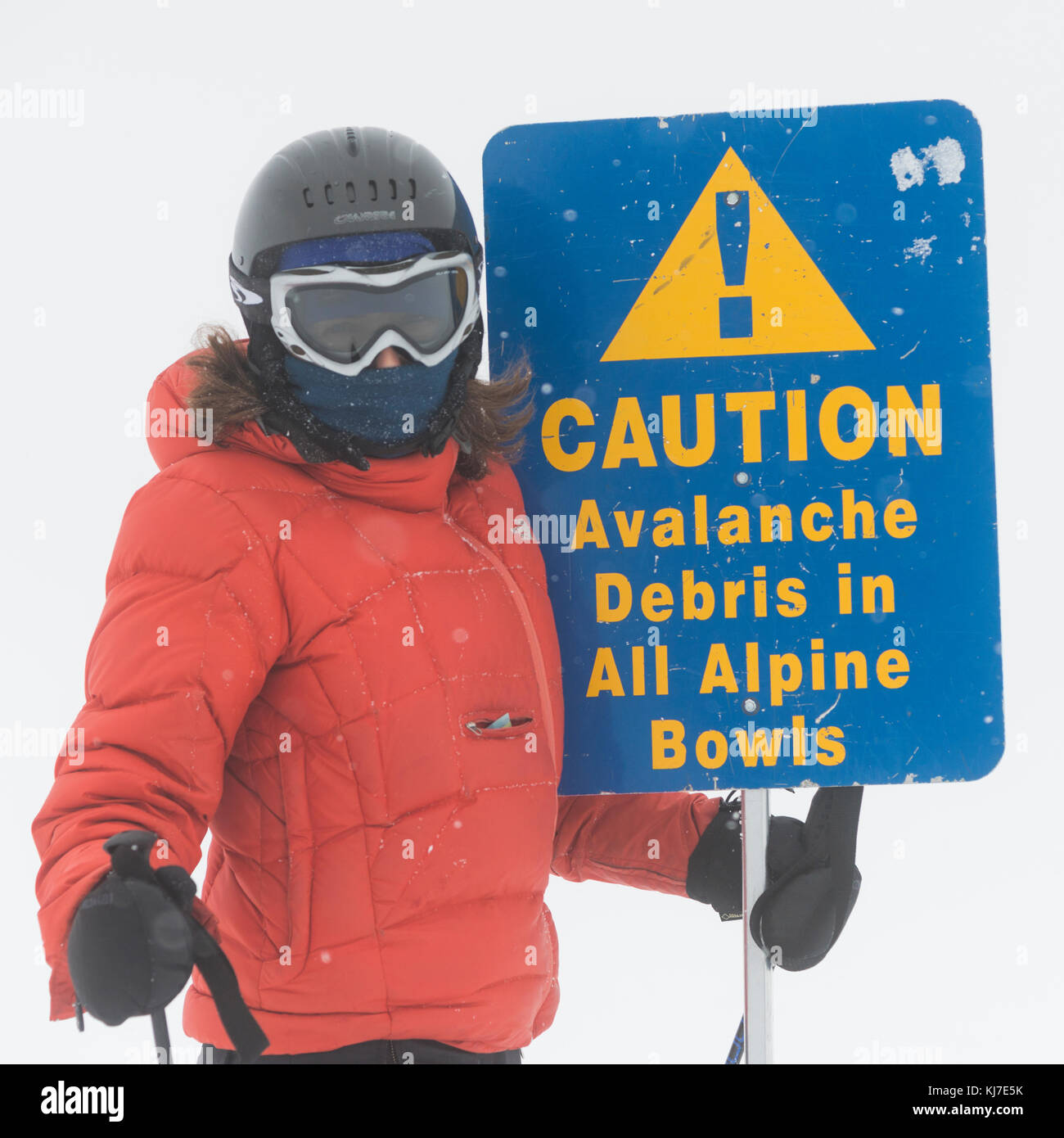 Tenue de ski avalanche warning sign,whistler, British Columbia, canada  Photo Stock - Alamy