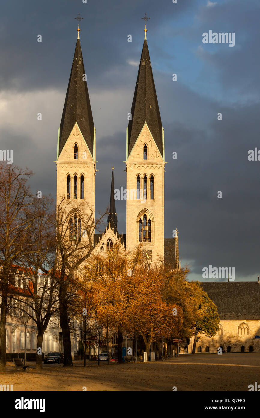 Halberstadt Dom im Herbst Banque D'Images