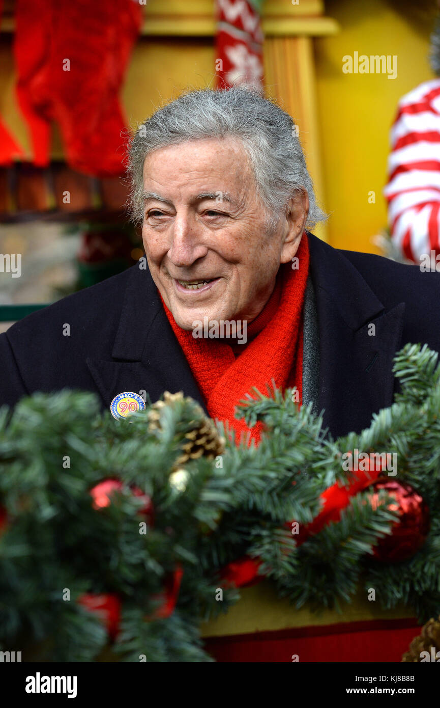 New York, NY - 24 novembre : Tony Bennett à la 90th annual Macy's Thanksgiving Day Parade le 24 novembre 2016 à new york. Personnes : Tony Bennett Banque D'Images