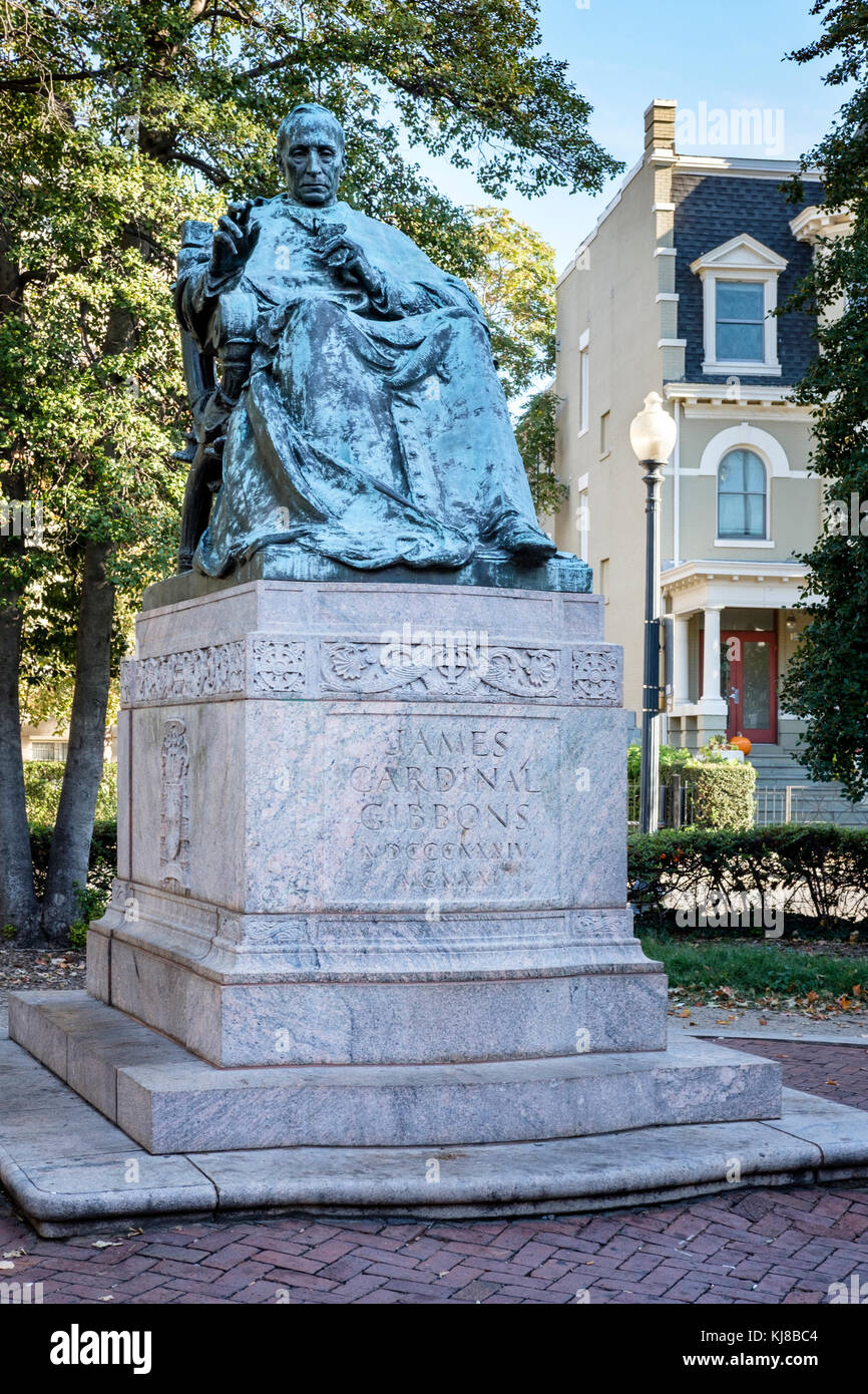 Le Cardinal James Gibbons monument, statue en bronze par Leo Lentelli, place publique, Columbia Heights, Washington, D.C., États-Unis d'Amérique, USA. Banque D'Images