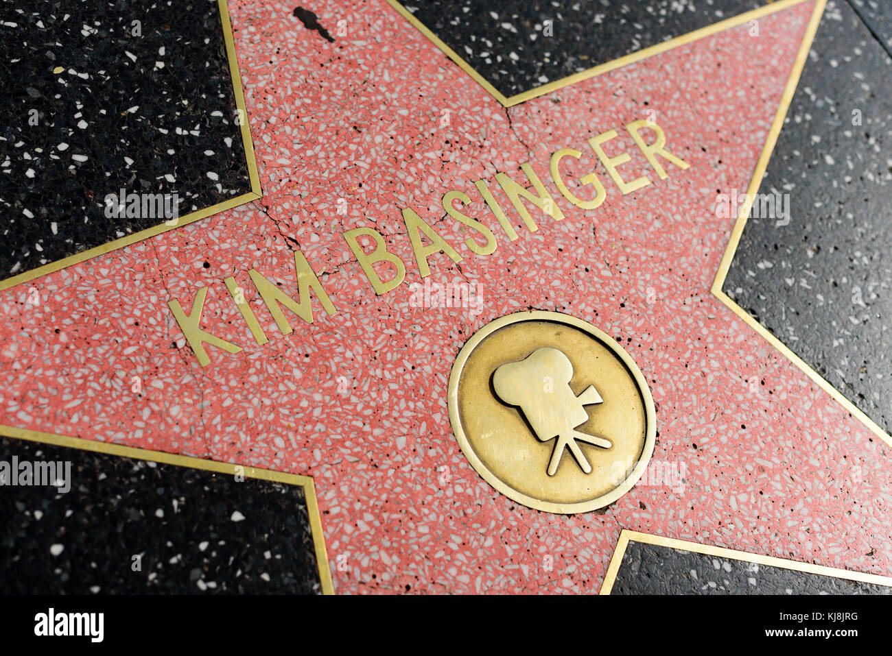 HOLLYWOOD, CA - DÉCEMBRE 06 : la star de Kim Basinger sur le Hollywood Walk of Fame à Hollywood, Californie, le 6 décembre 2016. Banque D'Images