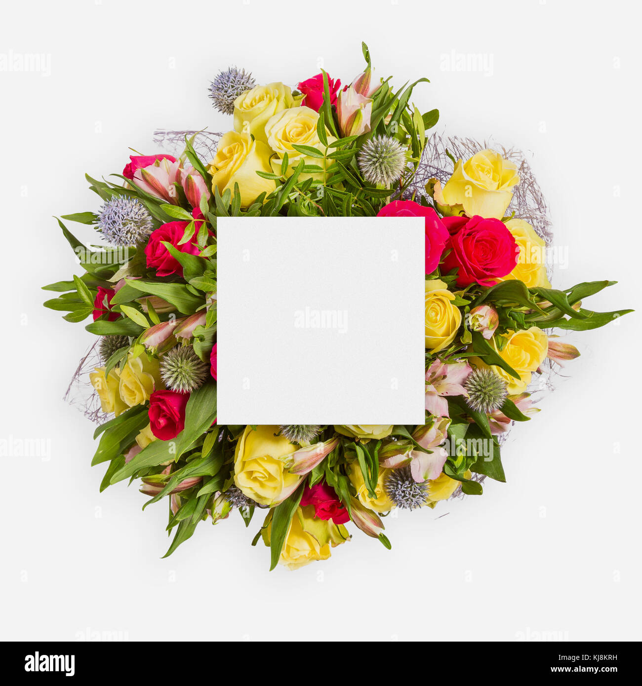 Joyeux Anniversaire Carte Avec Mise A Plat Des Fleurs Photo Stock Alamy Joyeux Anniversaire Carte Avec Mise A Plat Des Fleurs Photo Stock Alamy