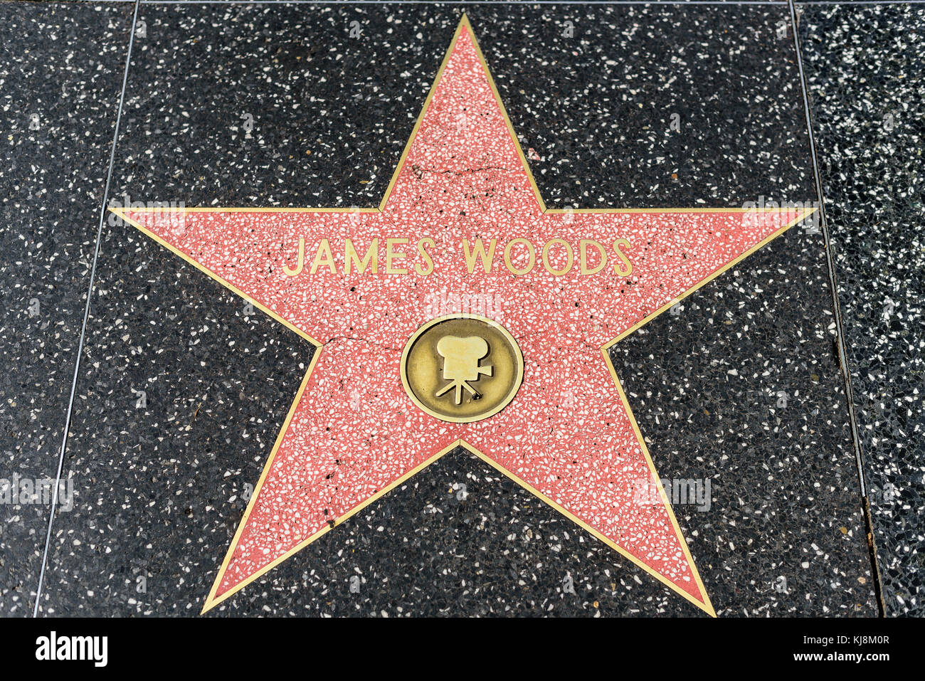 HOLLYWOOD, CA - 06 DÉCEMBRE : James Woods star sur le Hollywood Walk of Fame à Hollywood, Californie, le 6 décembre 2016. Banque D'Images