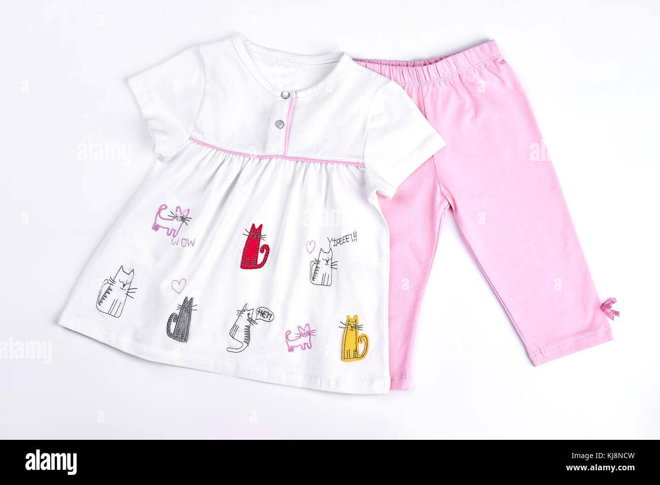Belle fille nouveau-né bébé vêtements d'été. jeu de fille robe rose et  blanc cartoon leggings. baby-girl vêtement d'été mignon en vente Photo  Stock - Alamy
