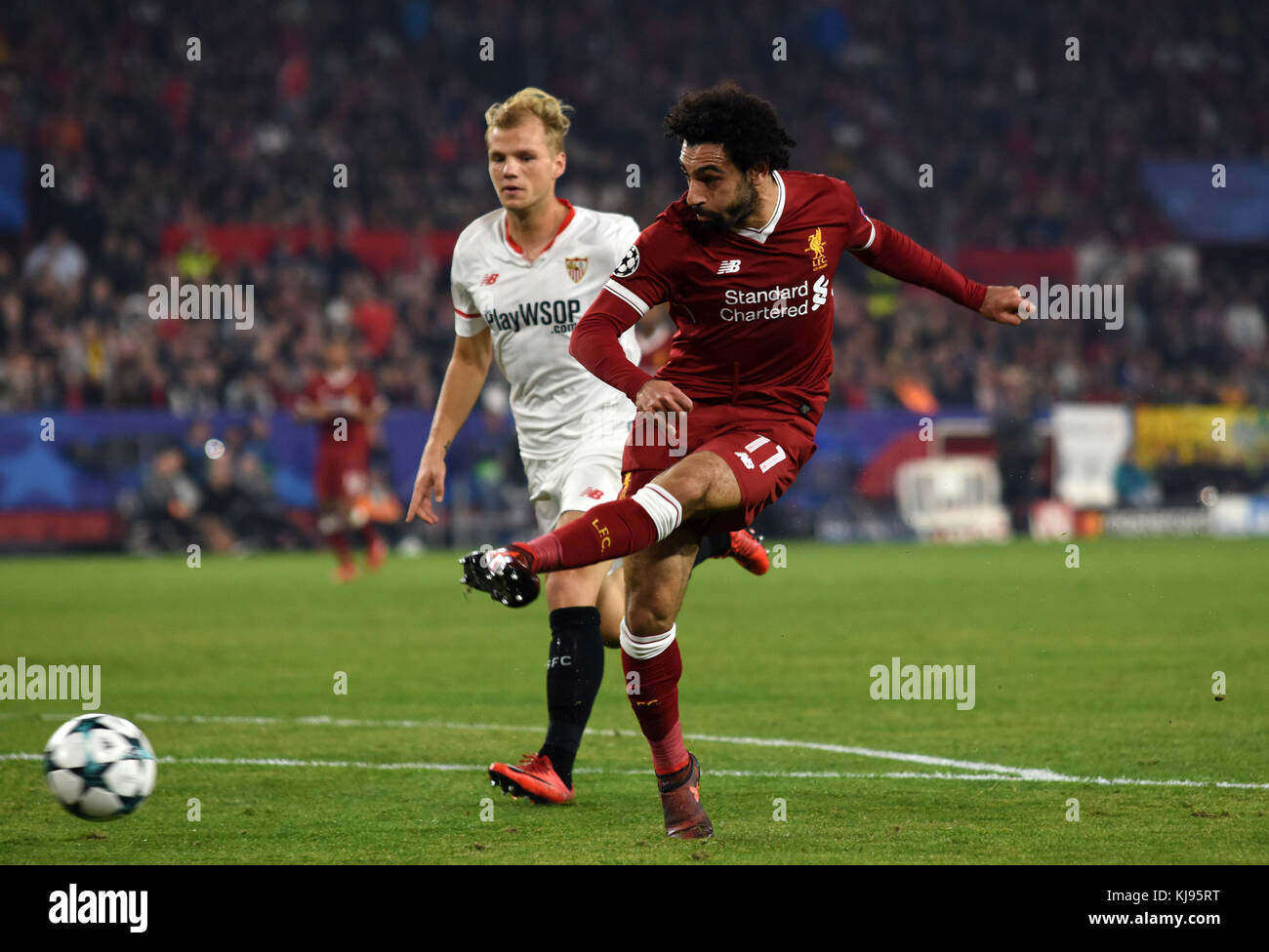 Salah M. Séville, Espagne. 21 novembre 2017. Lors d'un match de football du groupe E de la Ligue des Champions entre Séville et Liverpool, au stade Ramon Sanchez Pizjuan de Séville, Espagne, mardi 21 novembre, crédit : Gtres Información más Comuniación on line, S.L./Alamy Live News Banque D'Images