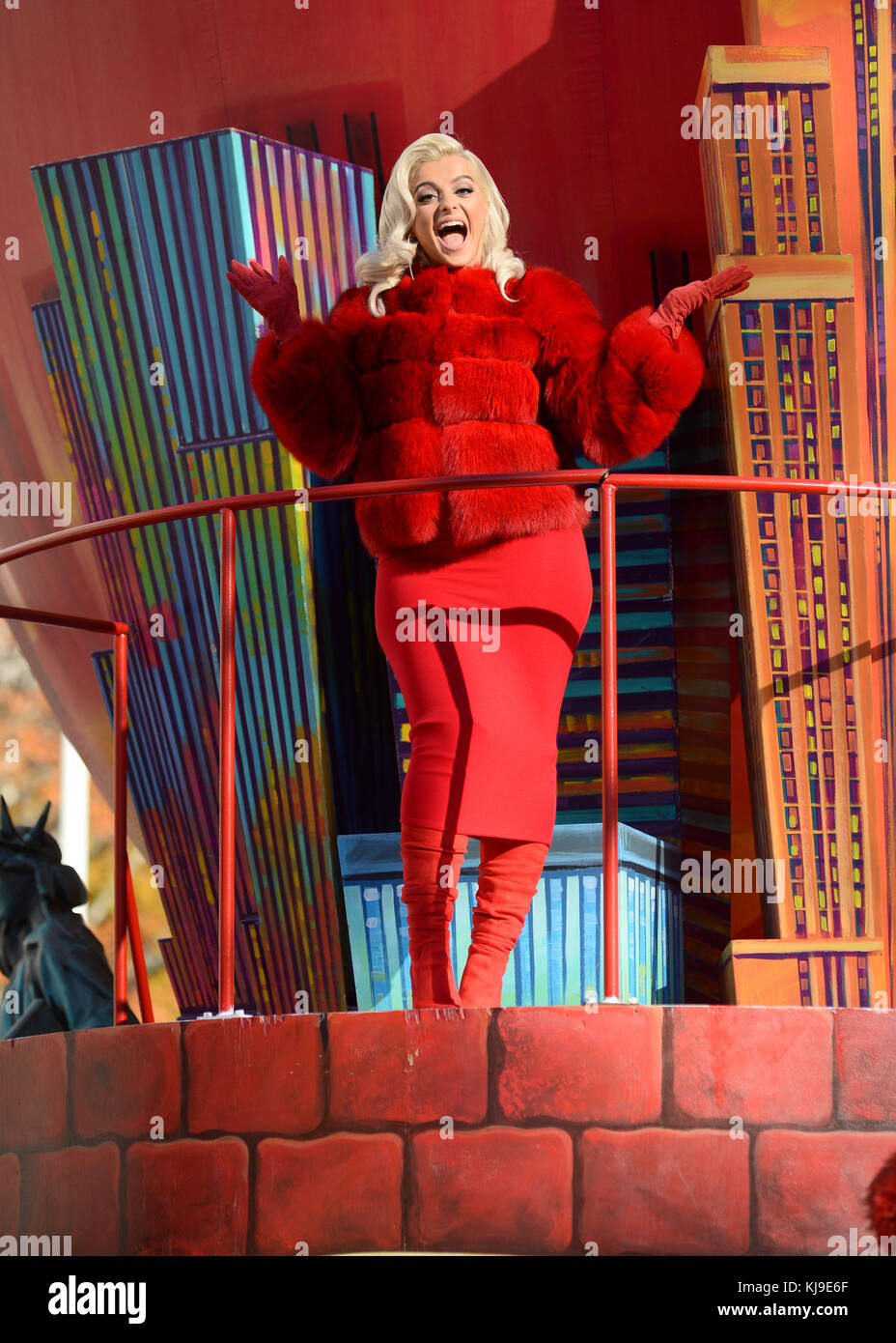 New York, États-Unis. 23 novembre 2017. Bebe Rexha se déplace dans la 91ème parade annuelle de la fête de Thanksgiving de Macy le 23 novembre 2017 à New York. Crédit: Erik Pendzich/Alay Live News Banque D'Images